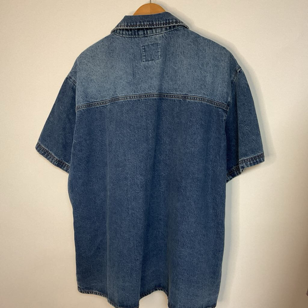 Kensie Jeans - L denim short sleeve button front