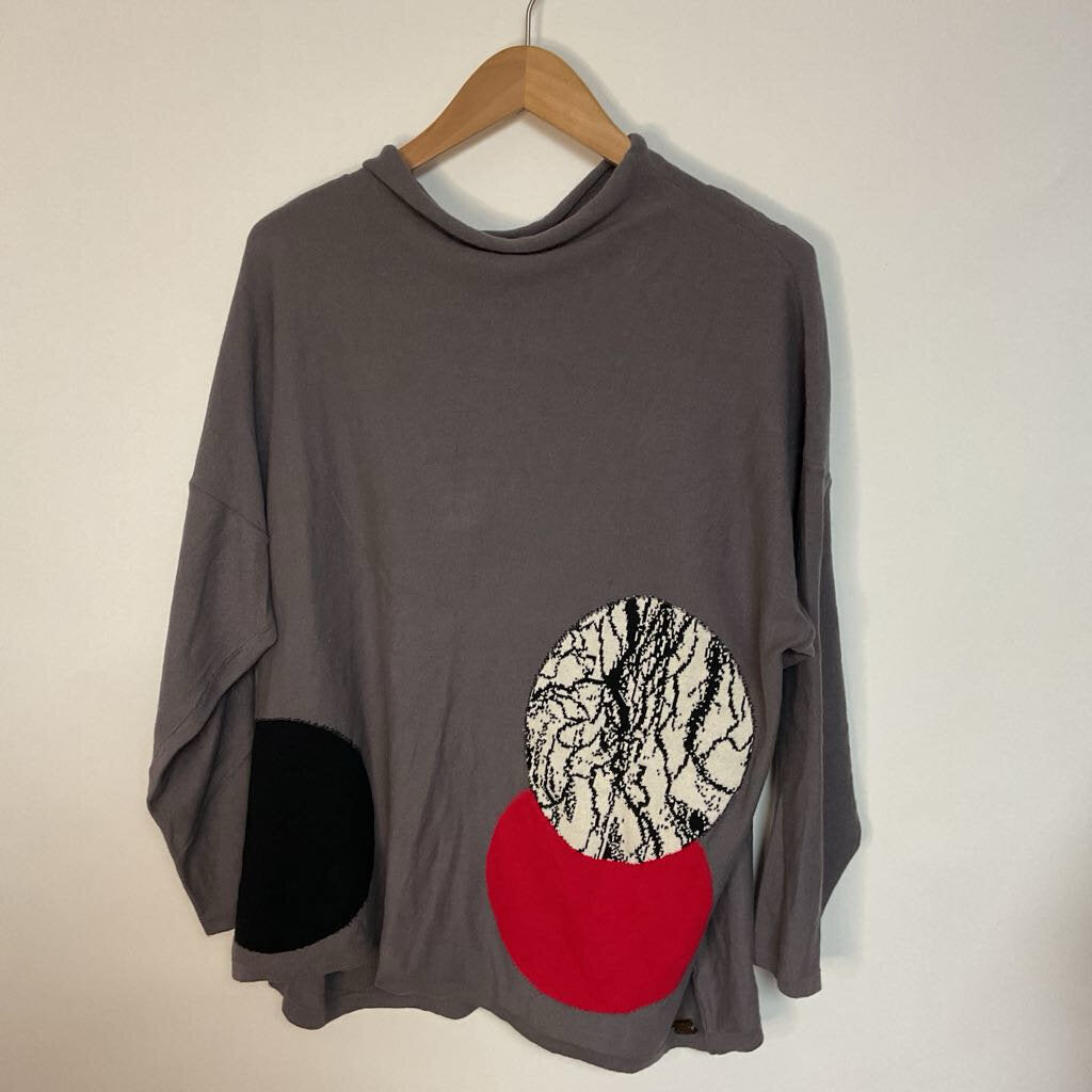 Shannon Passero - OS - grey long sleeve knit with heart patchwork circles