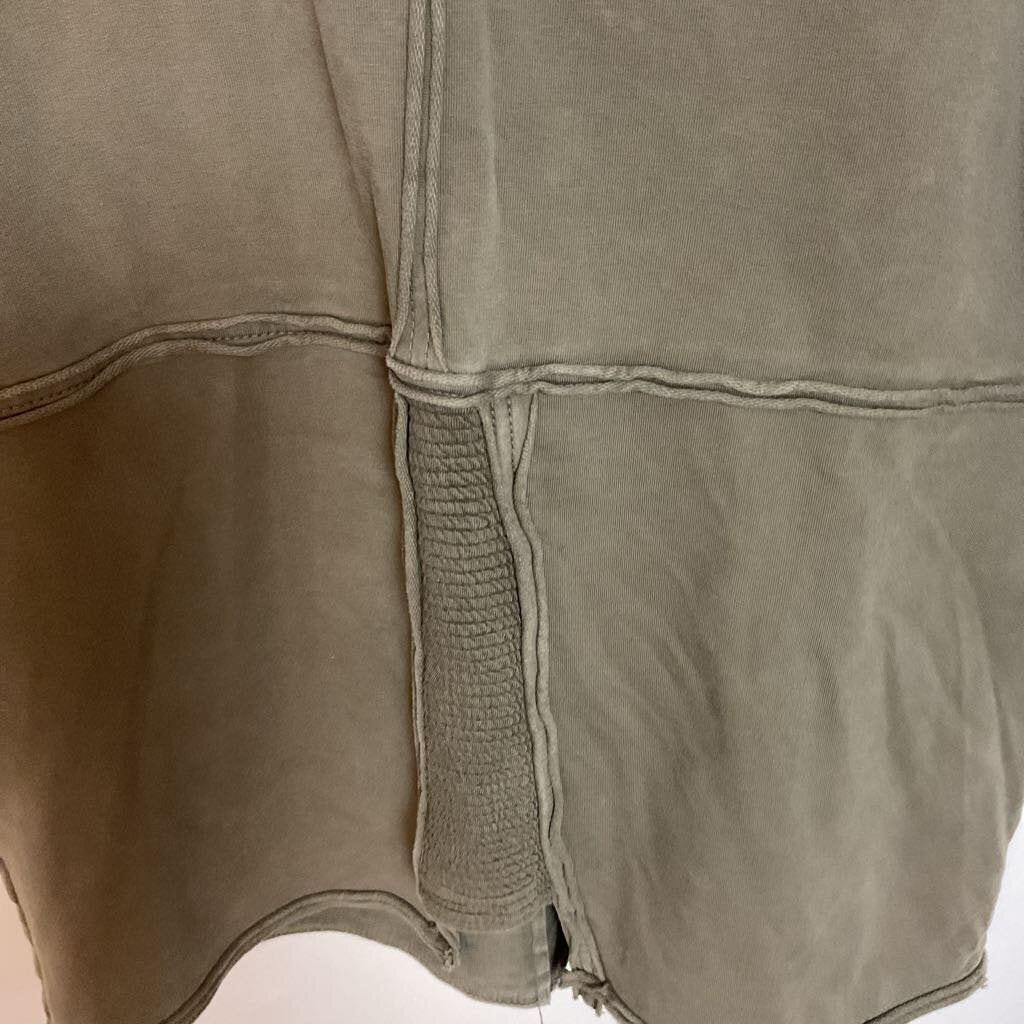 Pistache - M - Green knit top with textured seams