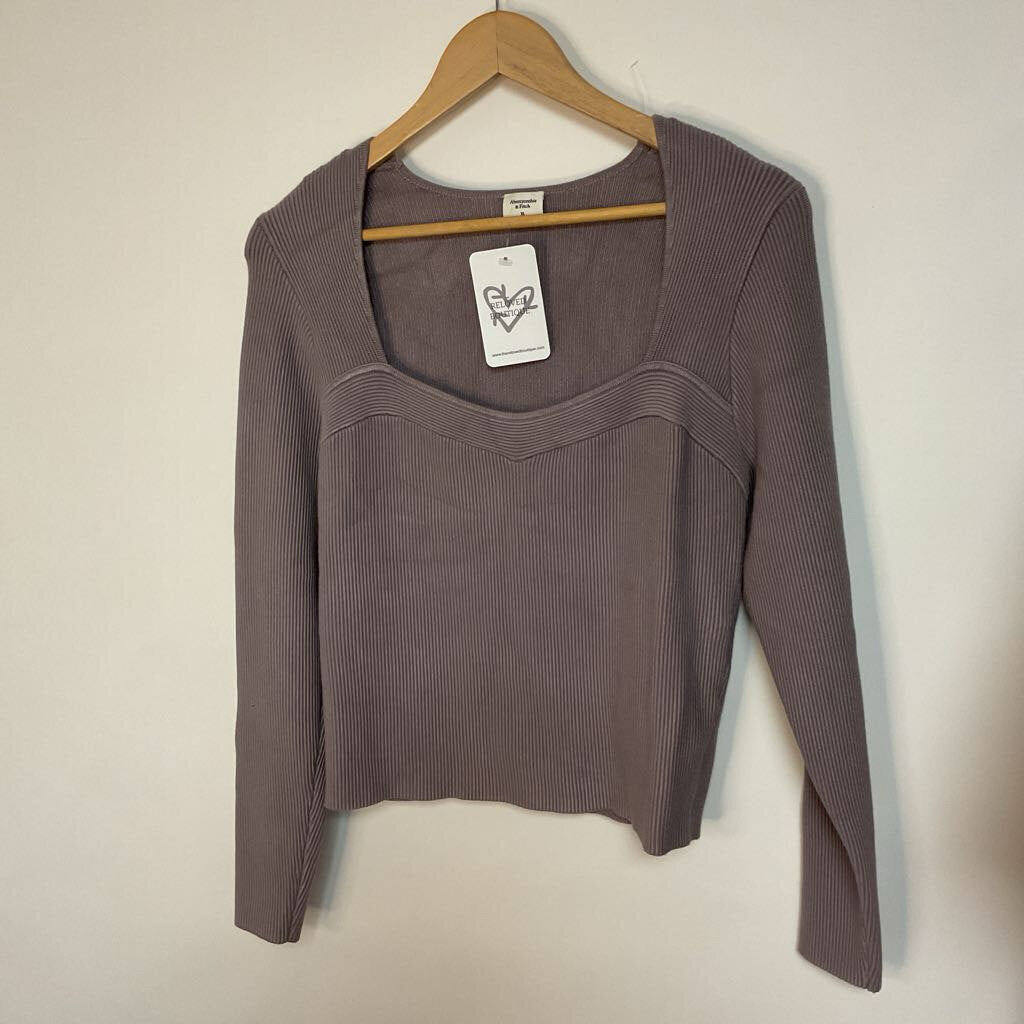 Abercrombie +Fitch - L NWT purple v neck sheer sleeve