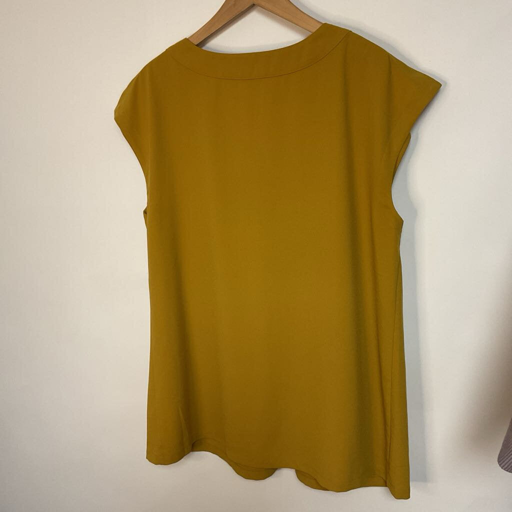 Michel Studio - Size 16 - mustard sleeveless vneck top