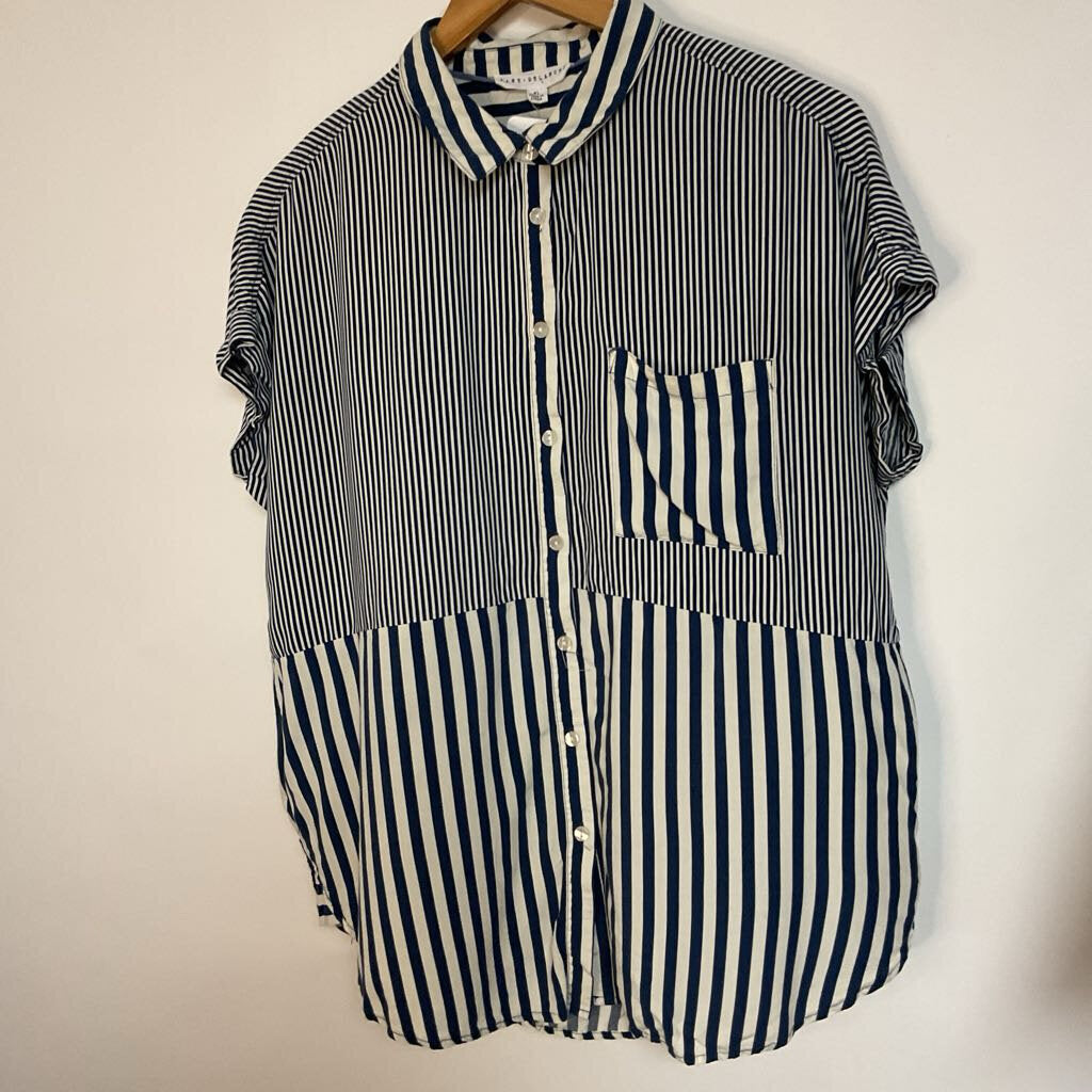 Jane + Delancey - XL navy white striped short sleeve button front