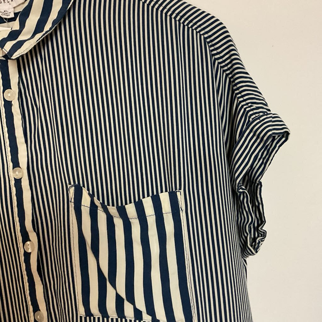 Jane + Delancey - XL navy white striped short sleeve button front