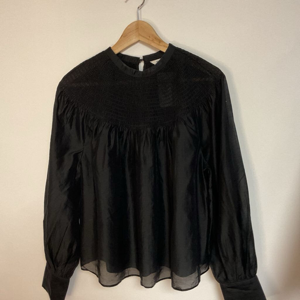 black long sleeve rushed front