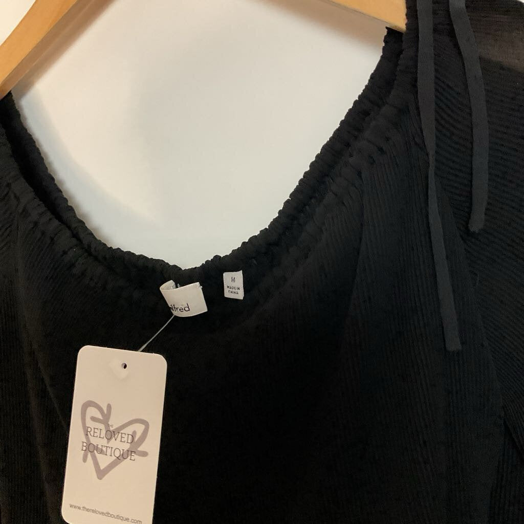 black pleated long sleeve