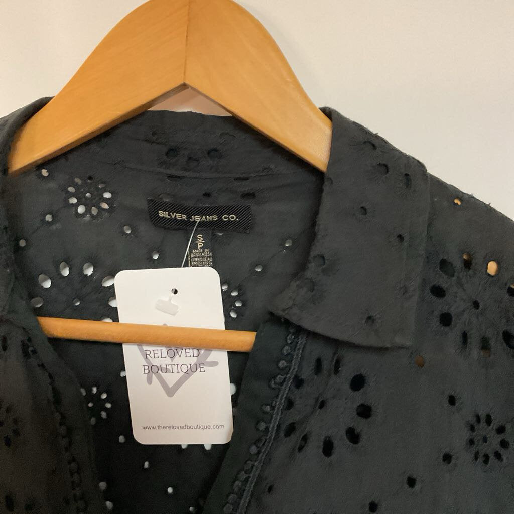 S- Silver Jeans Co- 100% cotton black eyelet button front