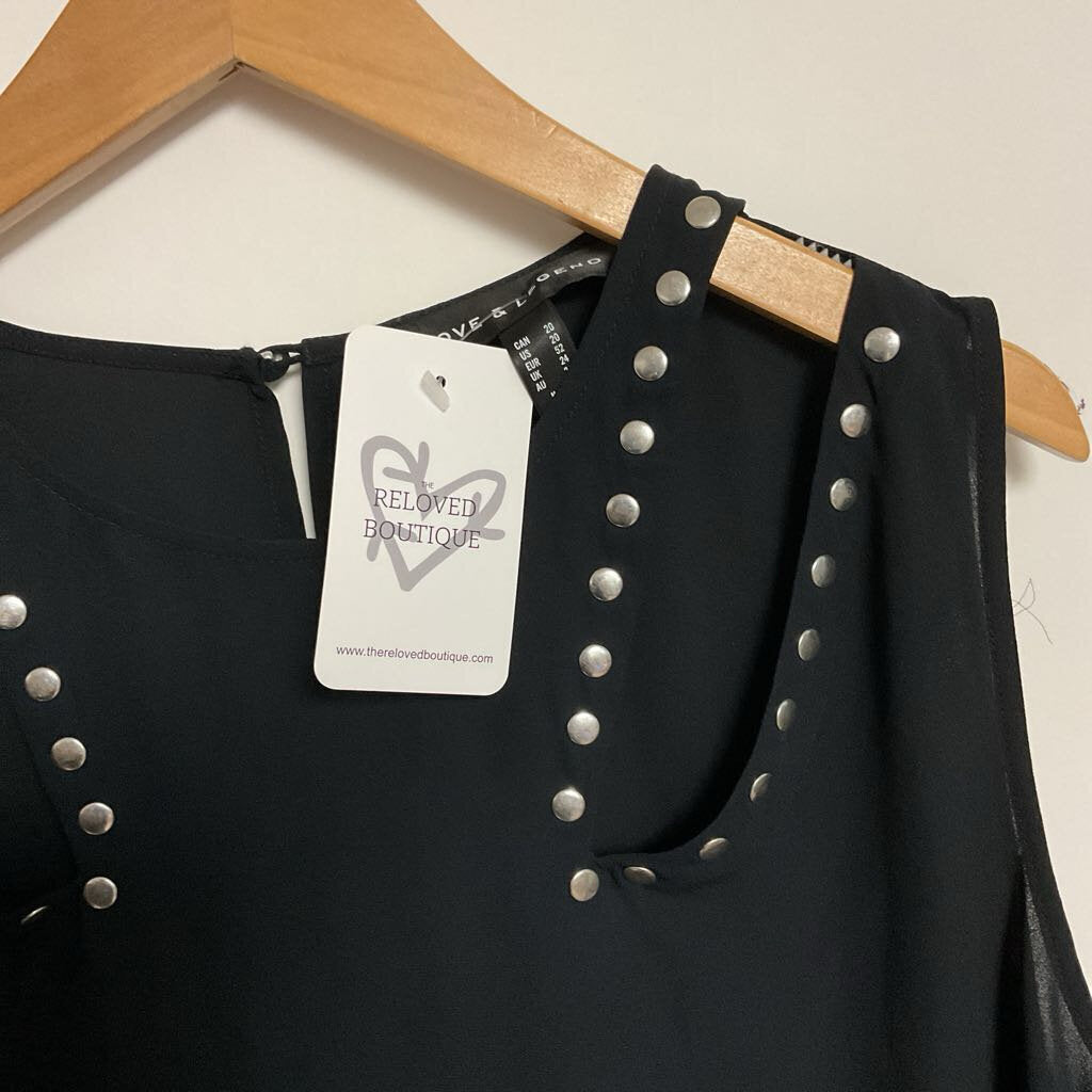 Sz -20 black sleeveless studded