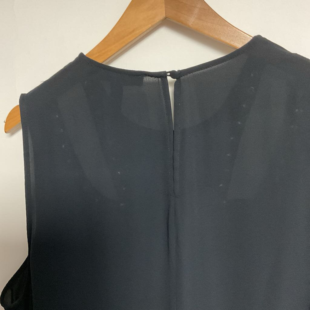 Sz -20 black sleeveless studded