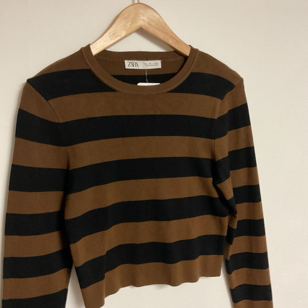 - L - Black brown stripe crewneck long sleeve