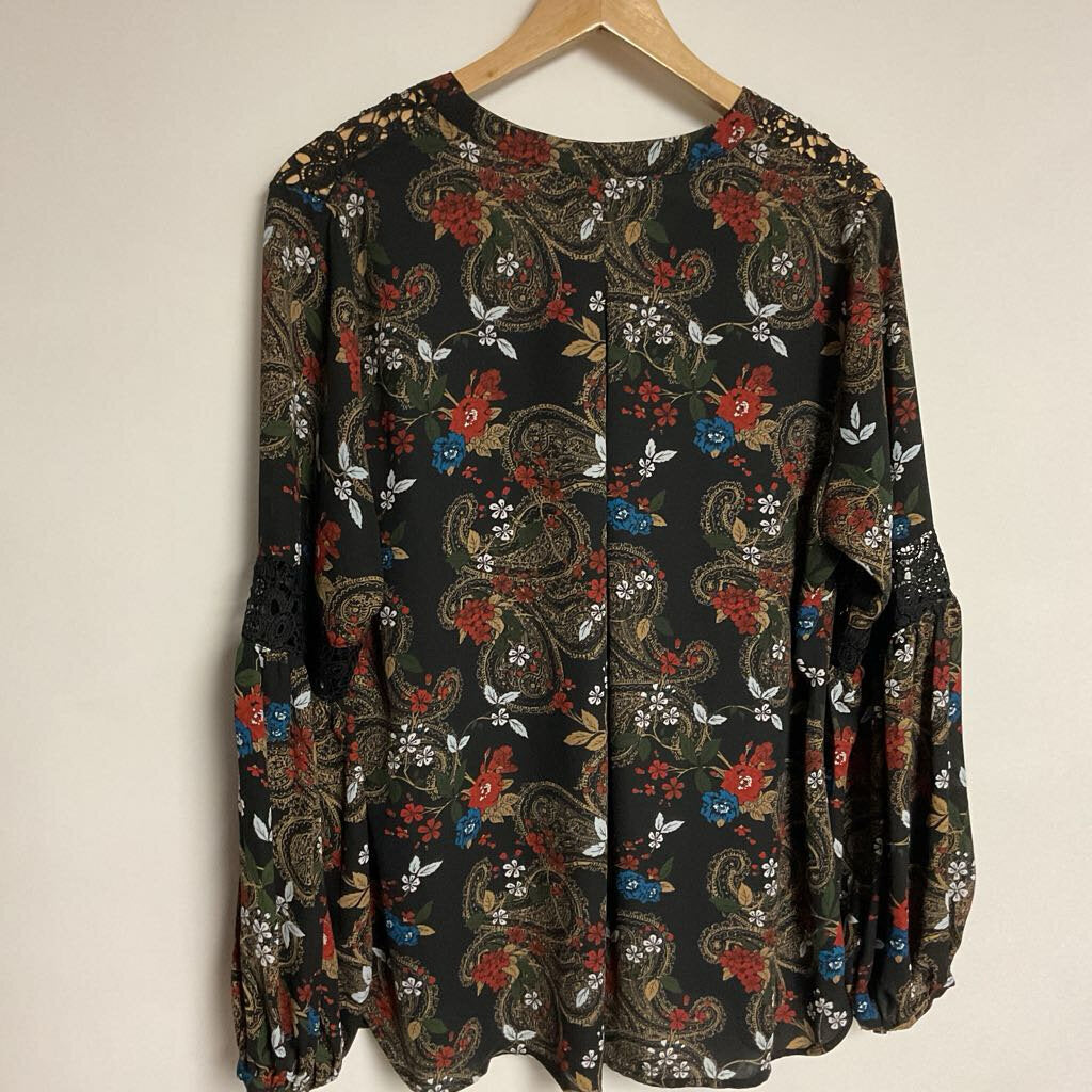 Sz -12 black floral black lace detailing