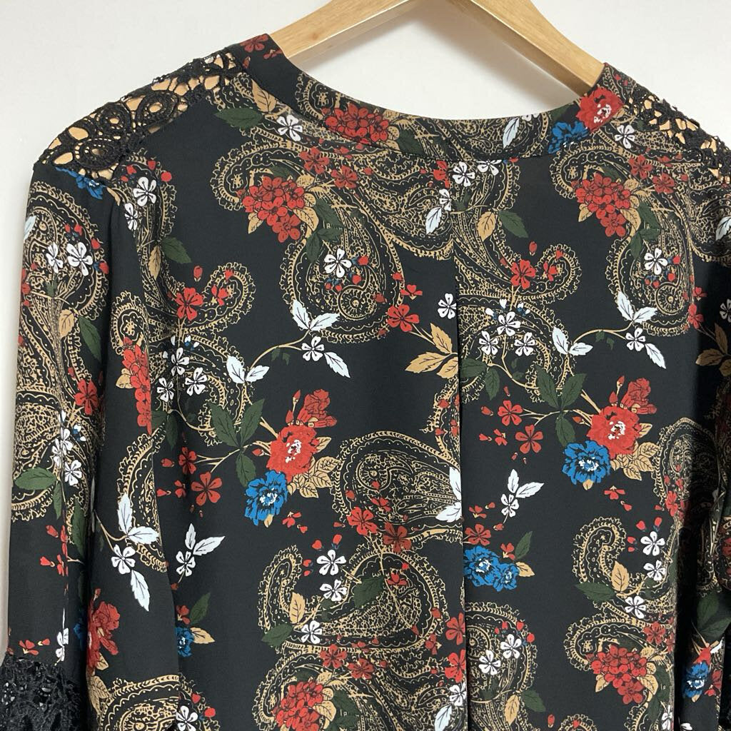 Sz -12 black floral black lace detailing