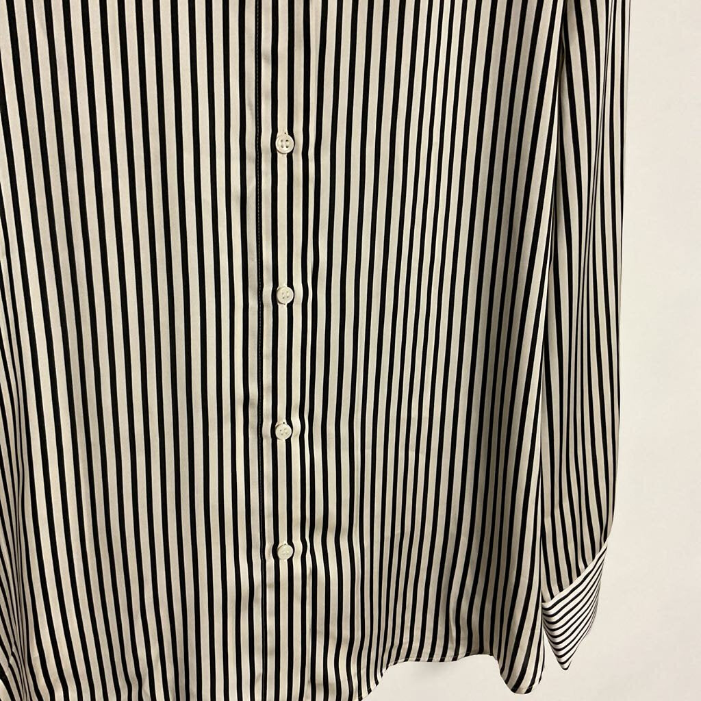 H&M - L- white black striped button front shirt