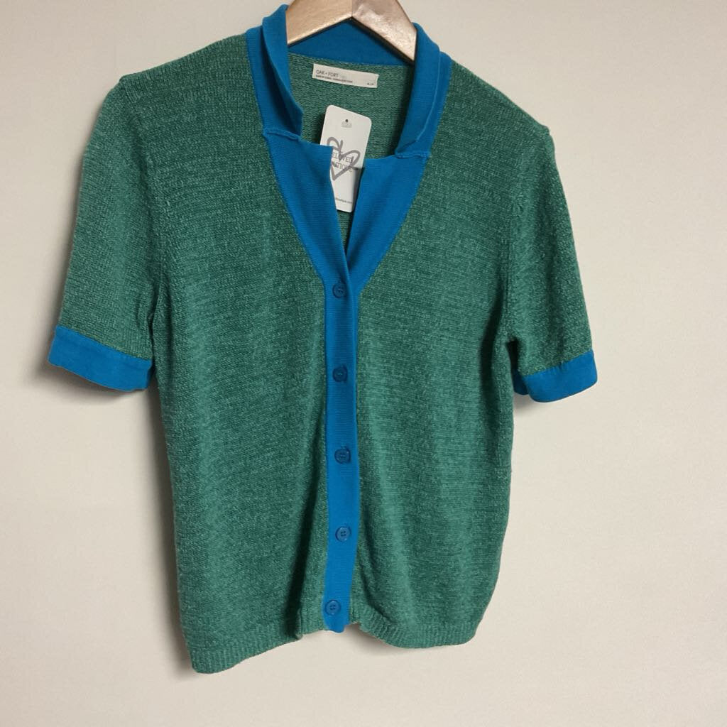 XS - Green knit short sleeve top with blue collar & trim