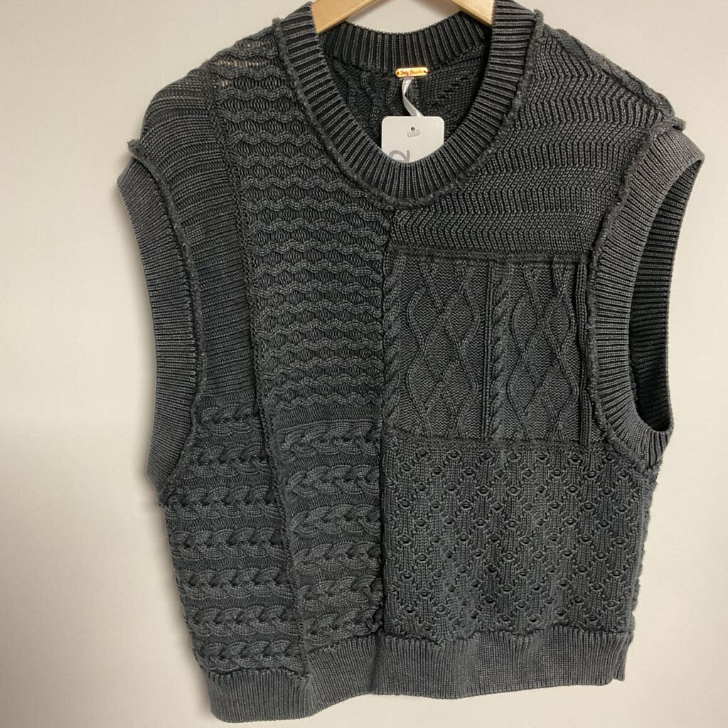 Free People - S - Grey cable knit vest