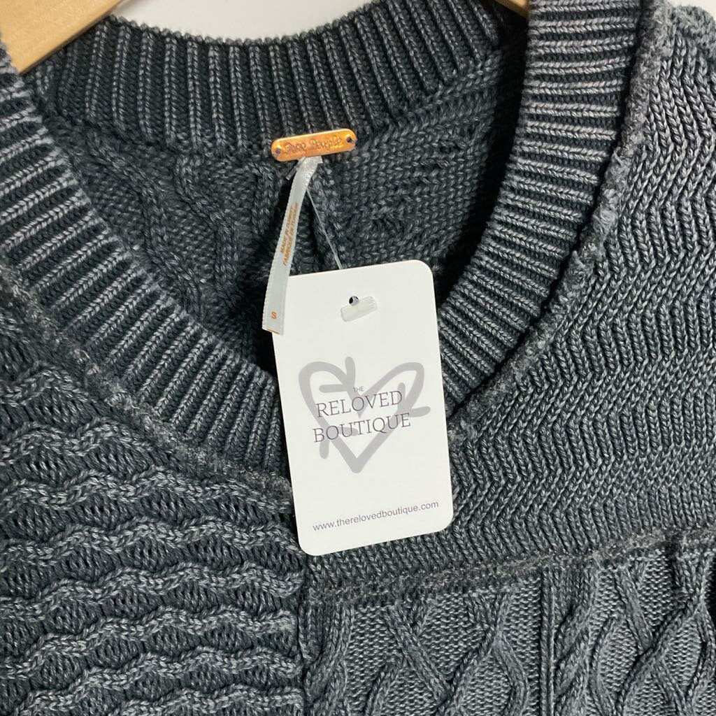 Free People - S - Grey cable knit vest