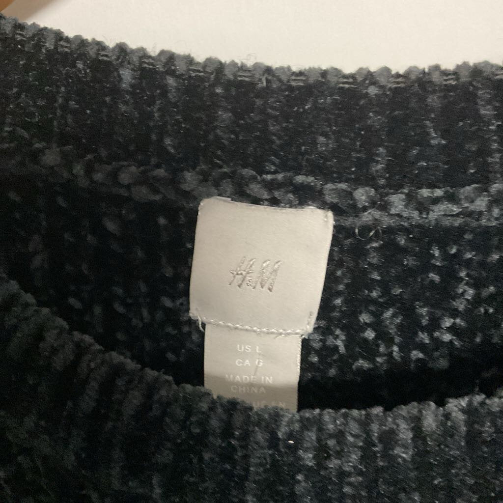 H&M - L- Black chenille knit crew neck sweater