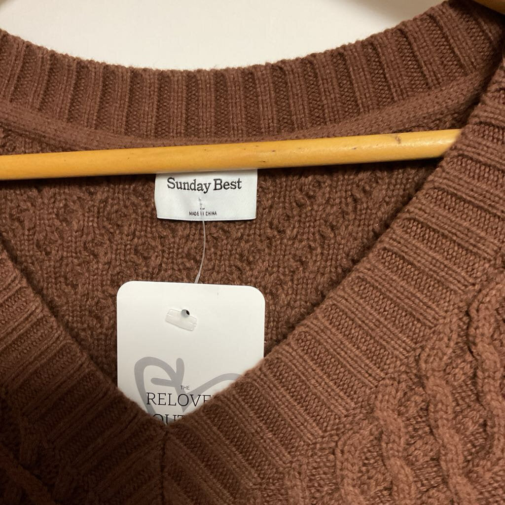 L - Brown cable knit sweater