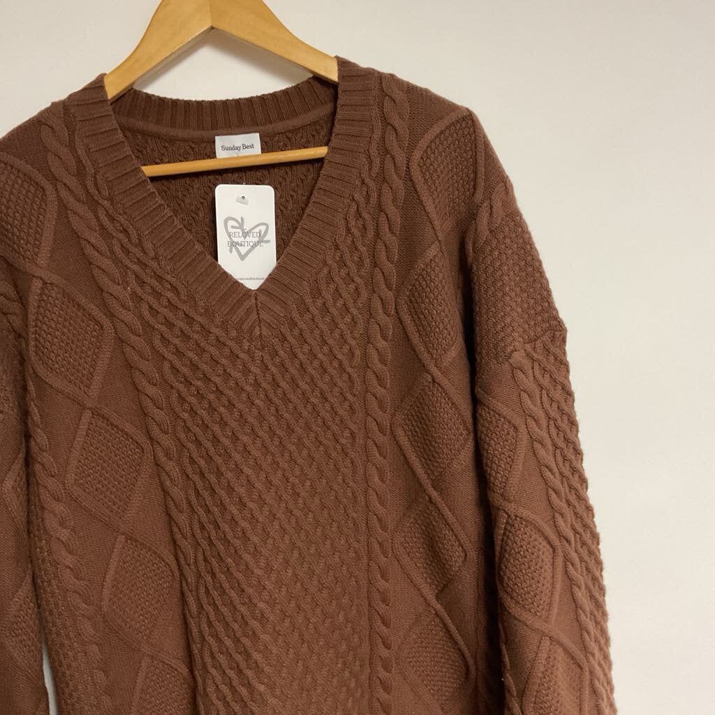 L - Brown cable knit sweater