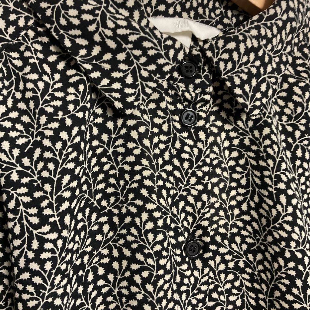 Sz 8 black white long sleeve button front