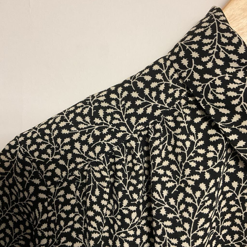 Sz 8 black white long sleeve button front