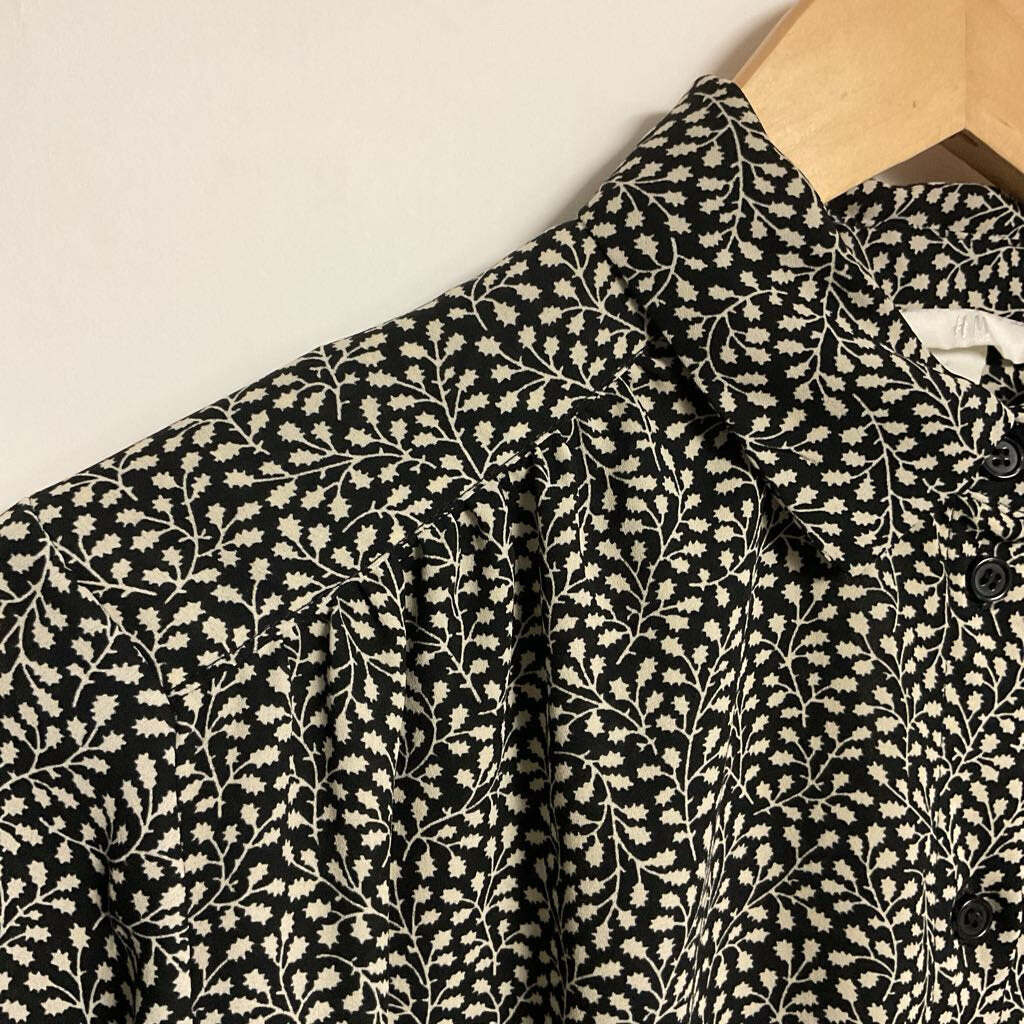 Sz 8 black white long sleeve button front