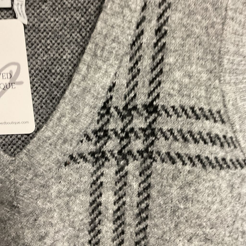 L- grey black knit vest