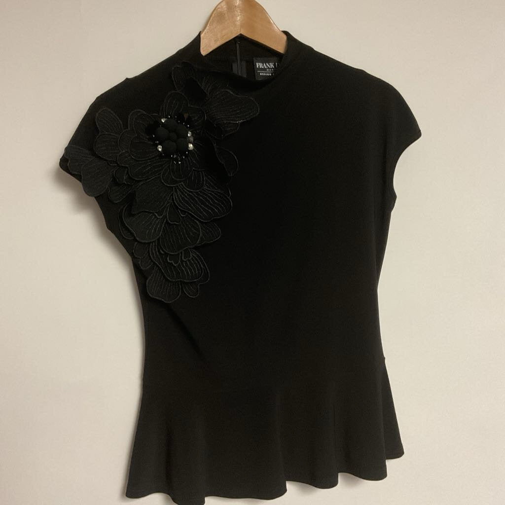 Sz 2 black sleeveless floral shoulder