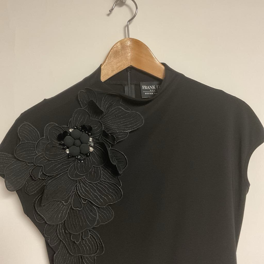 Sz 2 black sleeveless floral shoulder