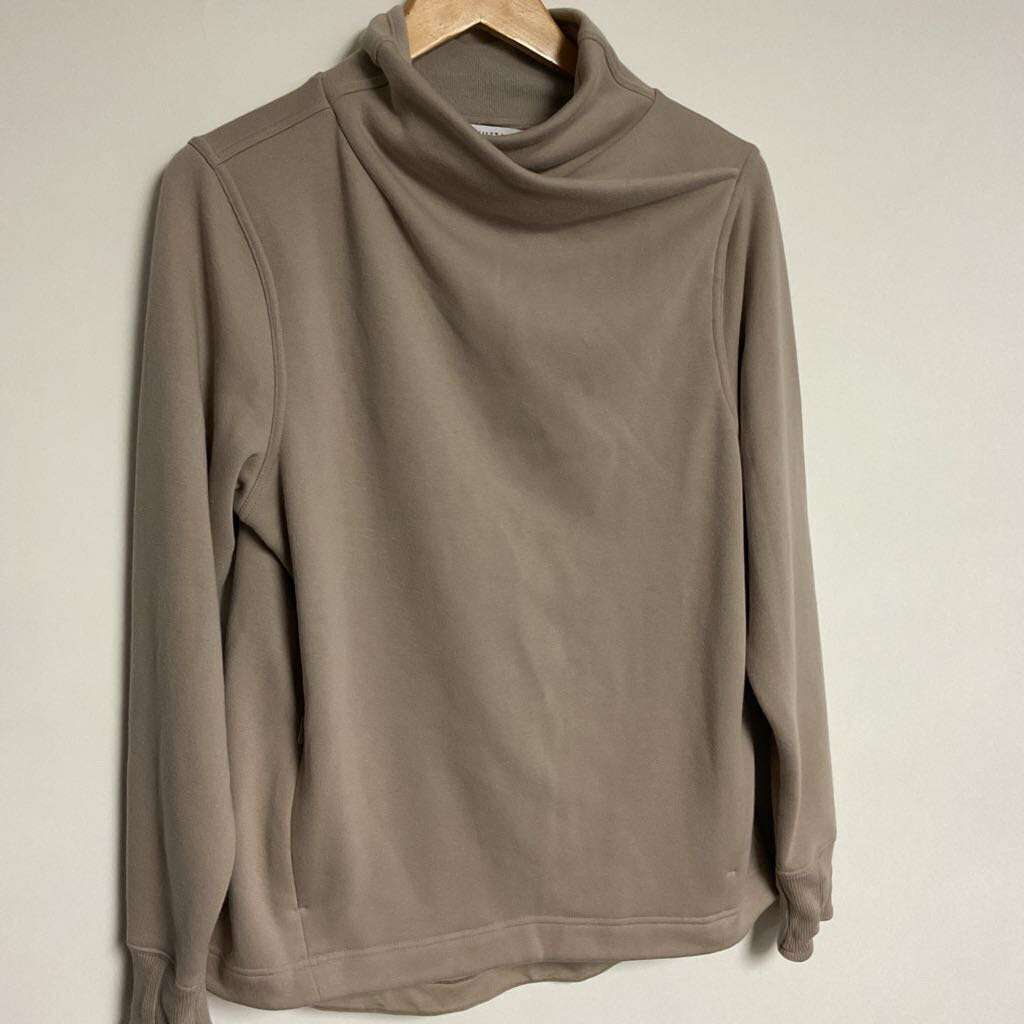 M - tan long sleeve sweatshirt