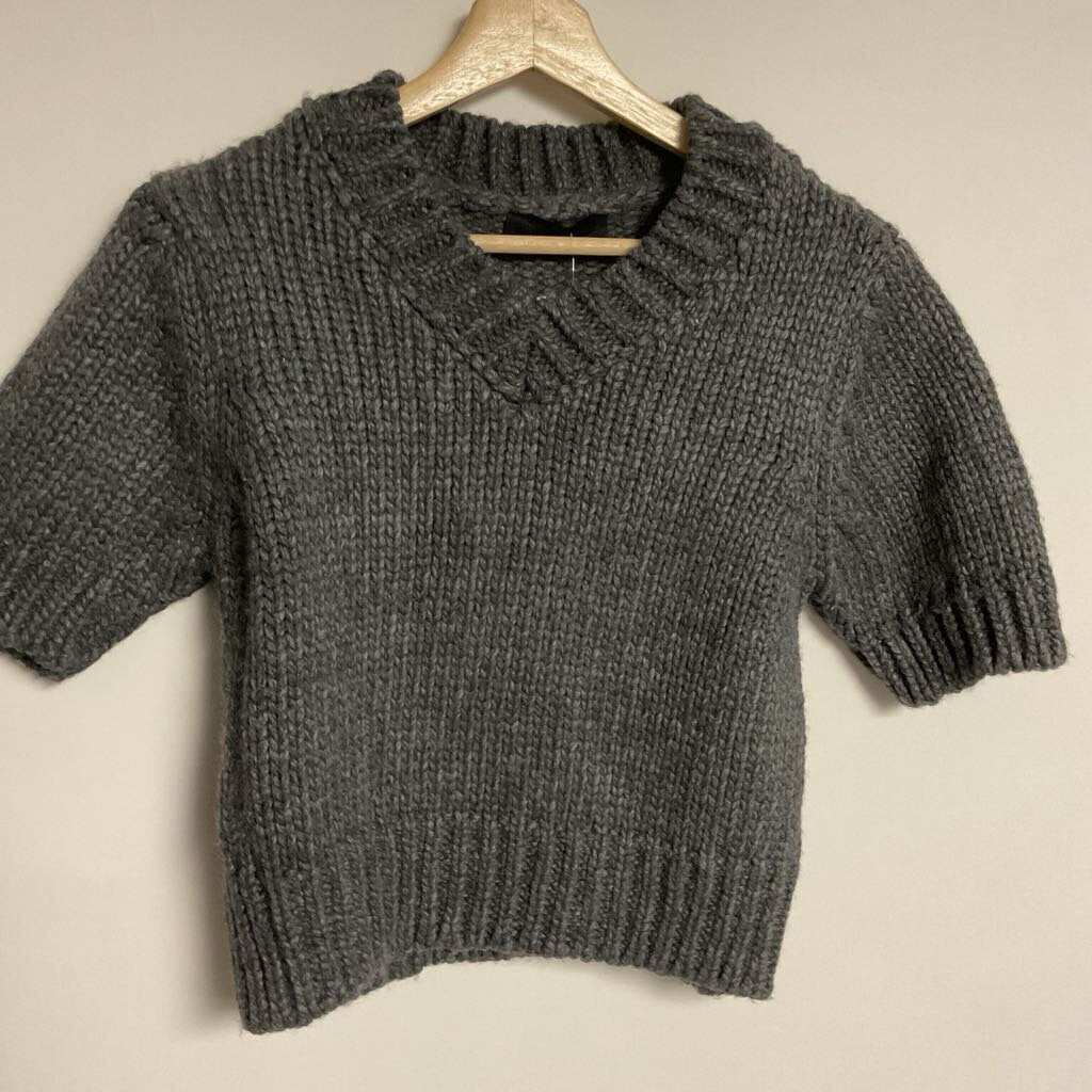 Zara - S - Grey knit short sleeve v-neck top