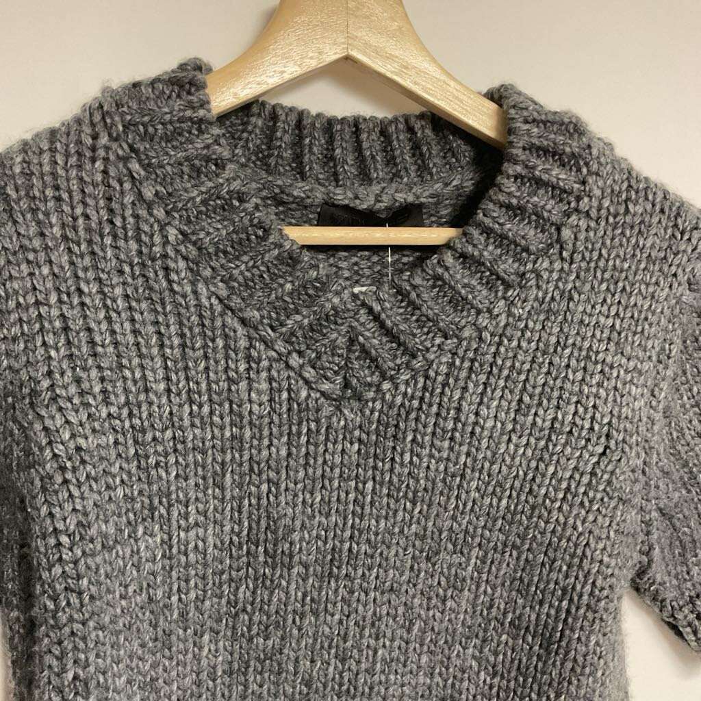 Zara - S - Grey knit short sleeve v-neck top