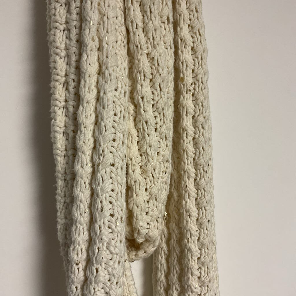 GAP - Off white knit scarf with fringe & gold flecks