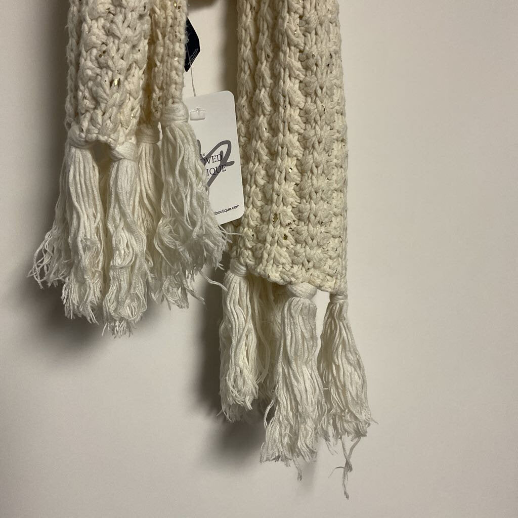 GAP - Off white knit scarf with fringe & gold flecks