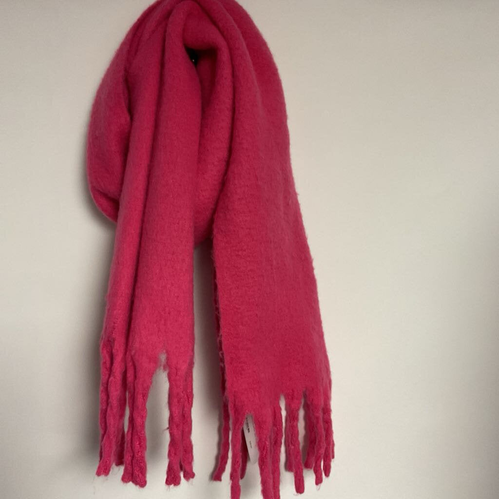No Brand - pink fuzzy fringed scarf