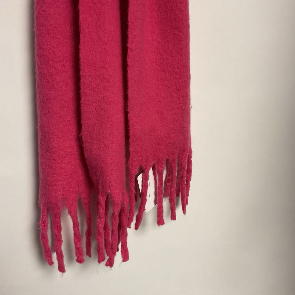 No Brand - pink fuzzy fringed scarf