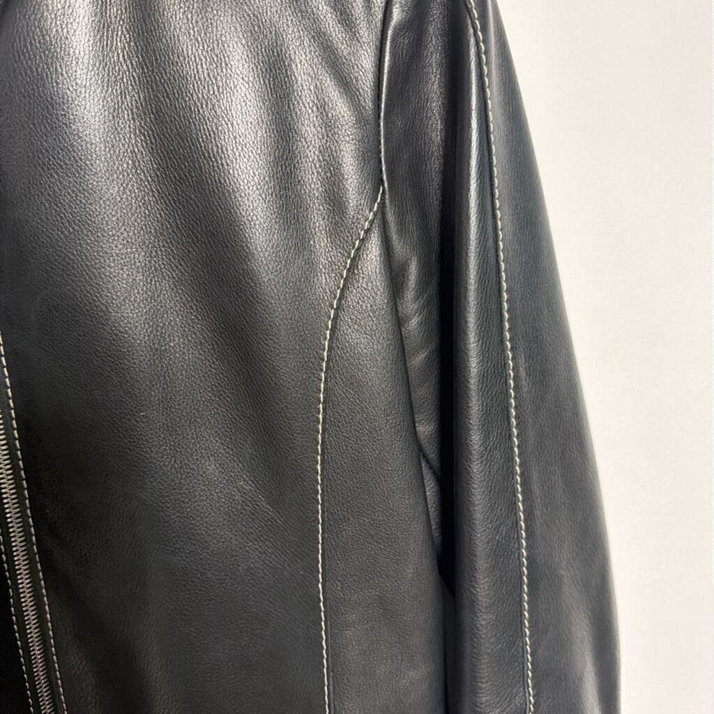 018 Roots - Size 6 - 100% leather black zip front jacket