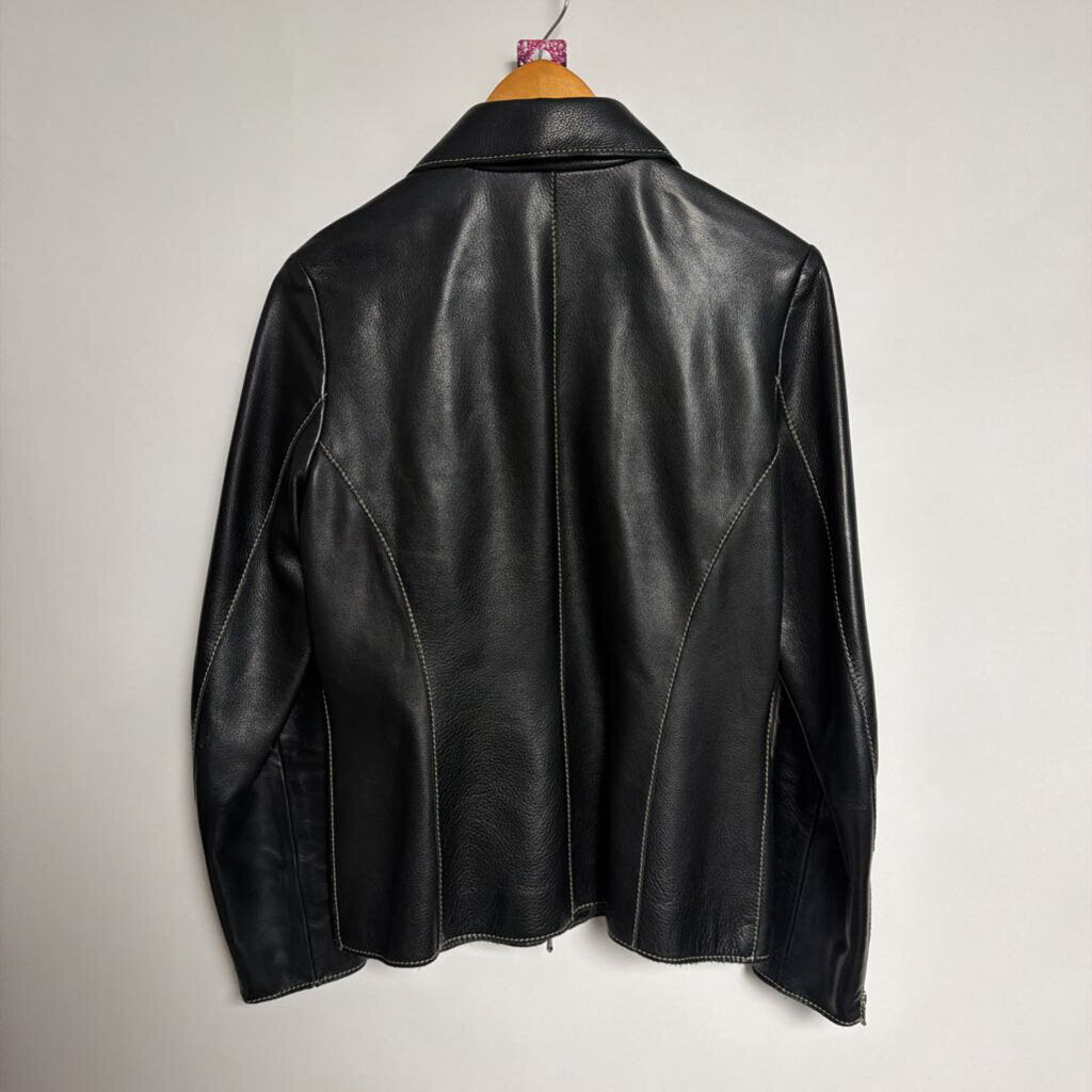 018 Roots - Size 6 - 100% leather black zip front jacket