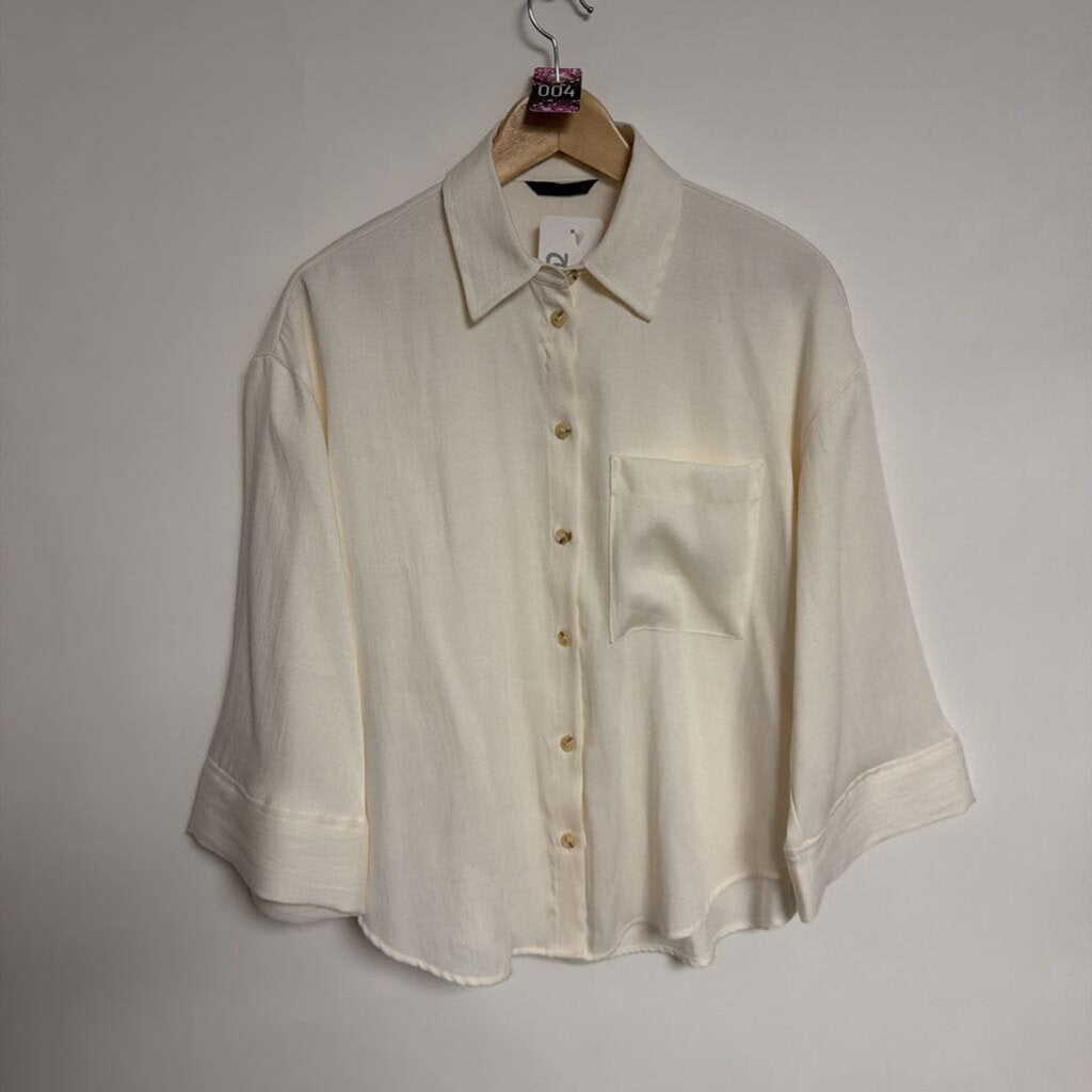 004 Zara - XS- white button front top
