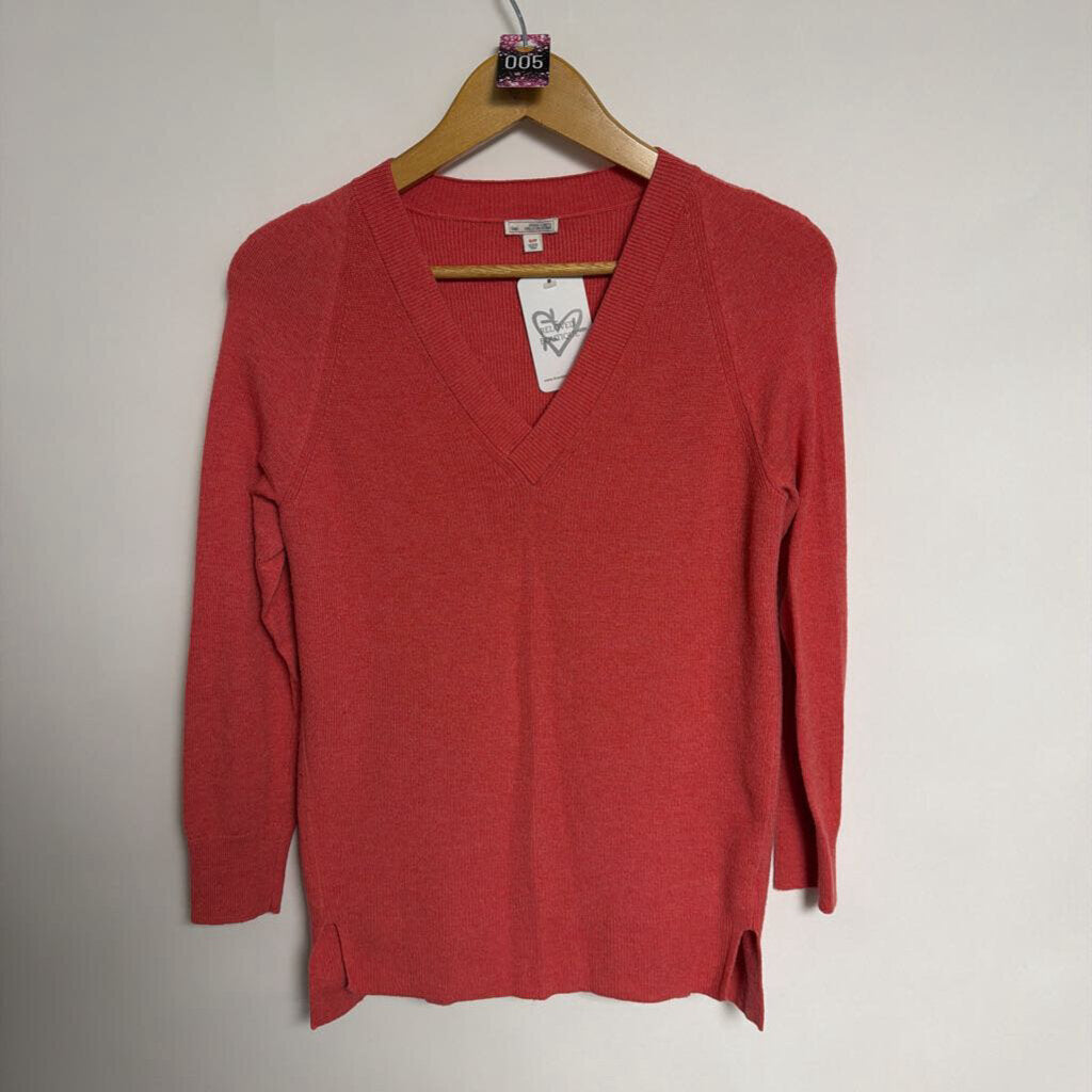 005 Gap - XS- salmon vneck sweater