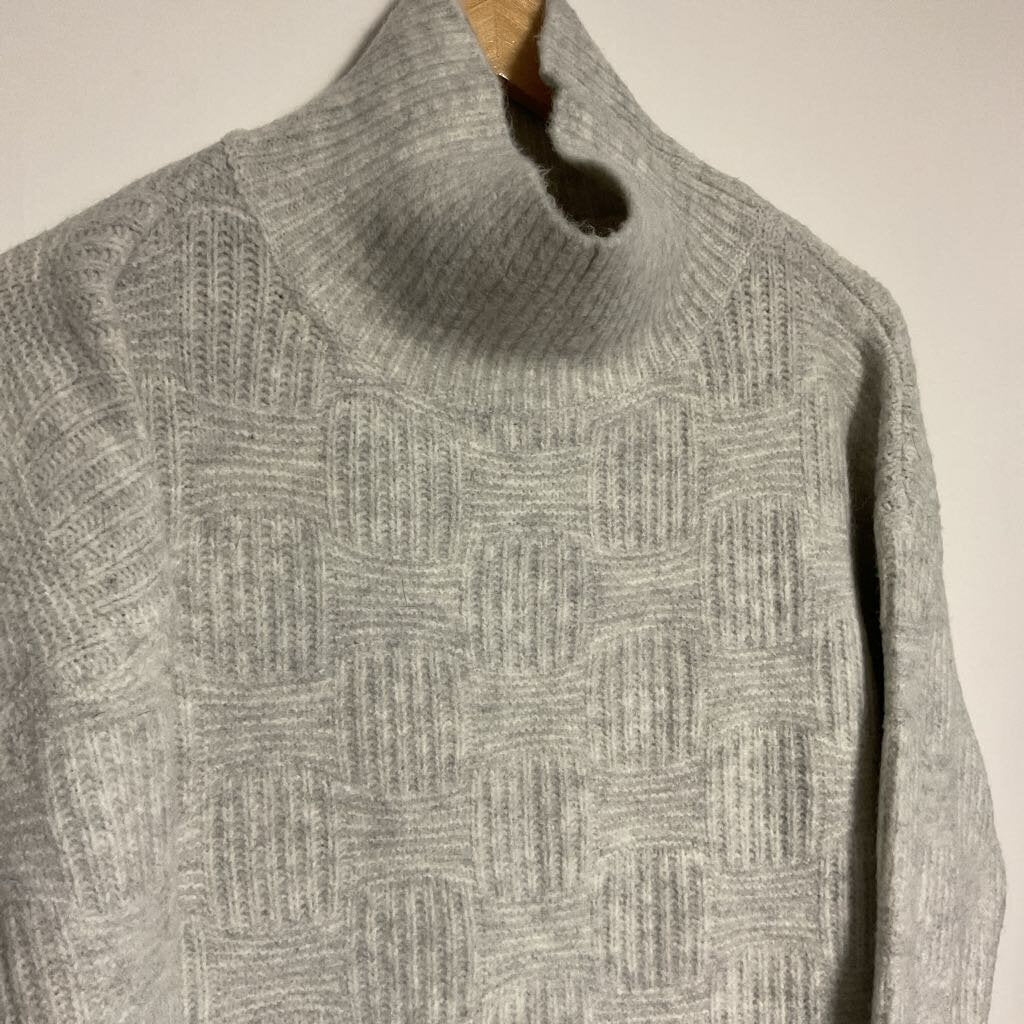Lyla + Luxe - S - Grey/white high neck textured sweater