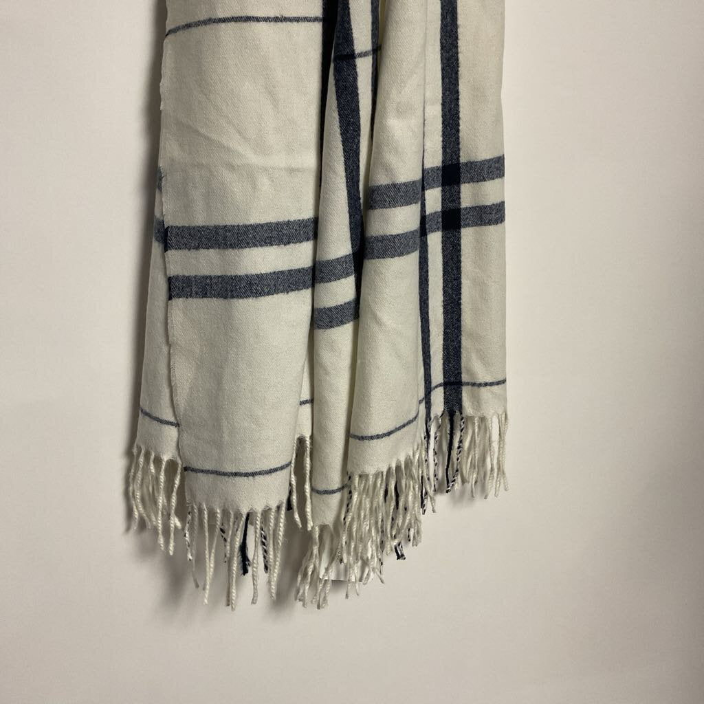 GAP - white navy fringed scarf