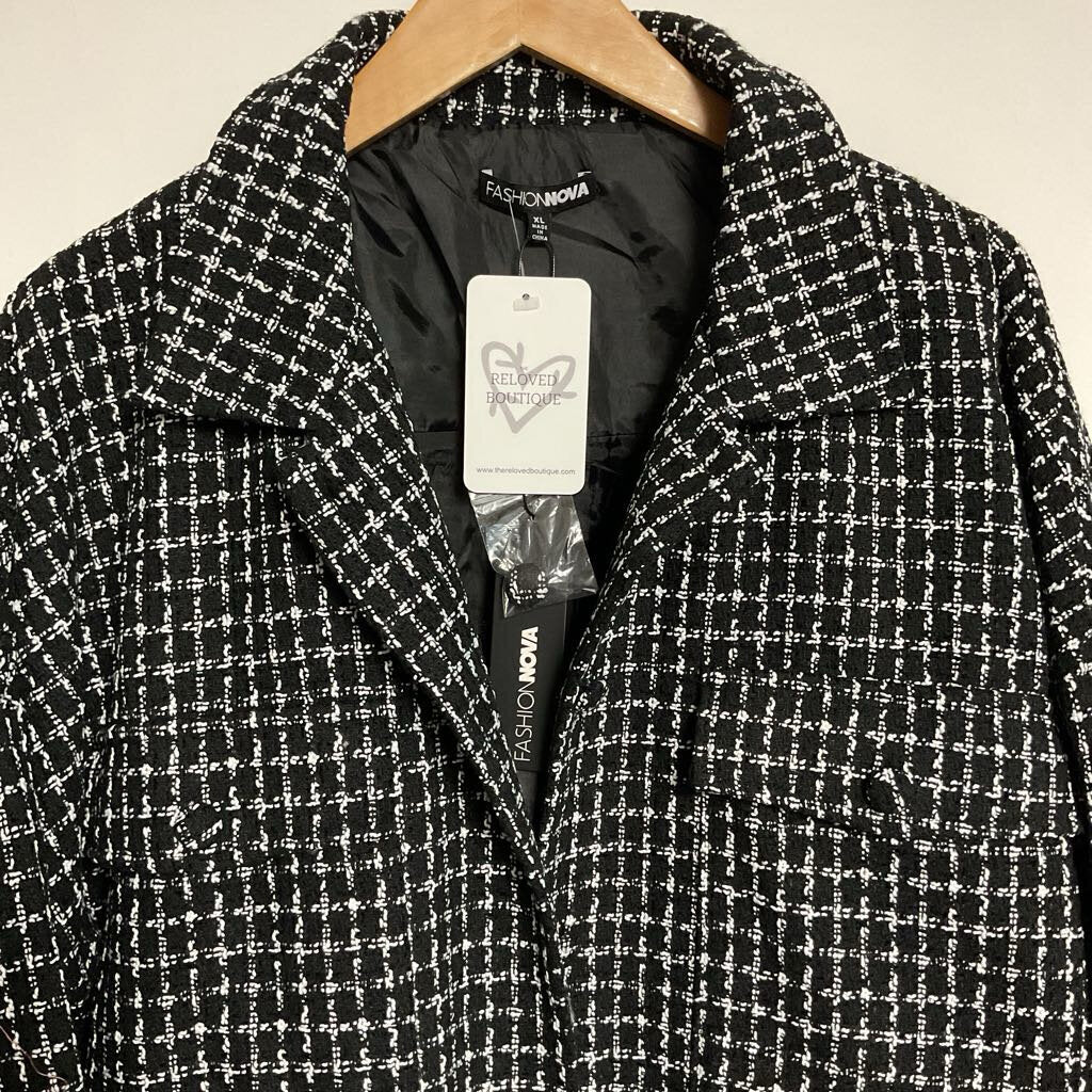 Fashion Nova - XL NWT - Black & White jacket with front pockets