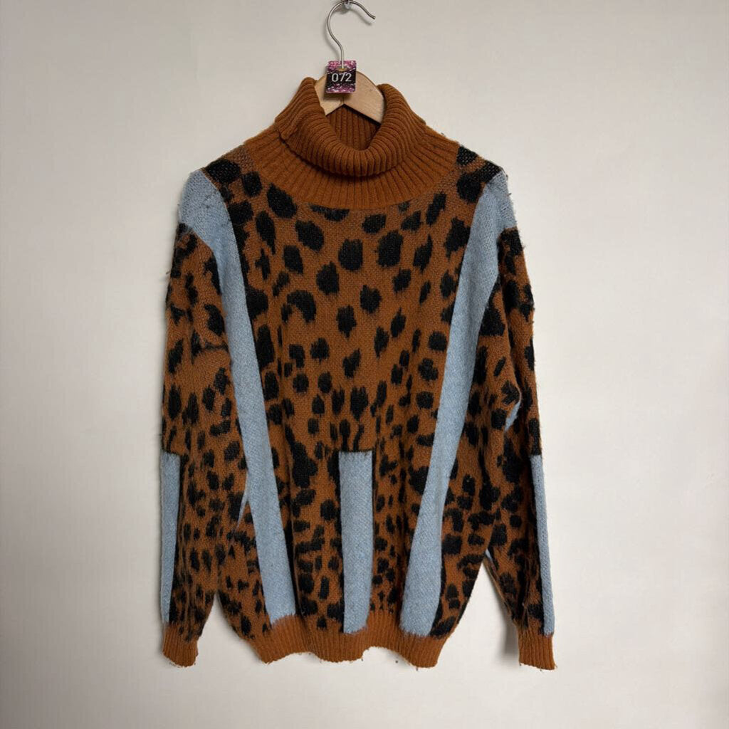 072 No Brand - XXL - brown cheetah light blue turtleneck sweater
