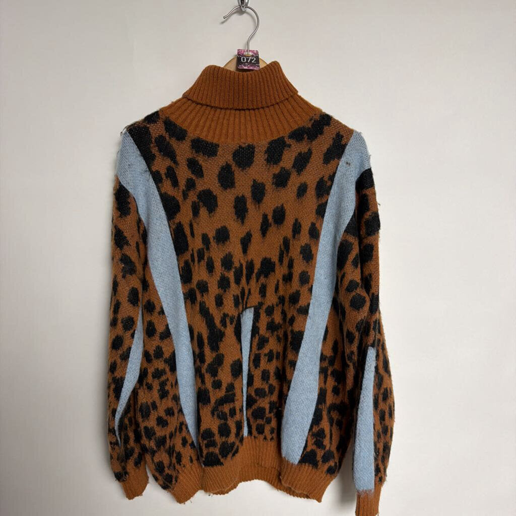 072 No Brand - XXL - brown cheetah light blue turtleneck sweater