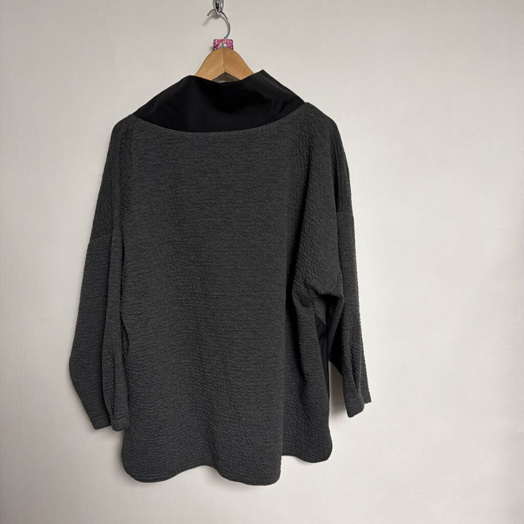 038 Sorella - L NWT - grey snap button neck long sleeve front zip pocket