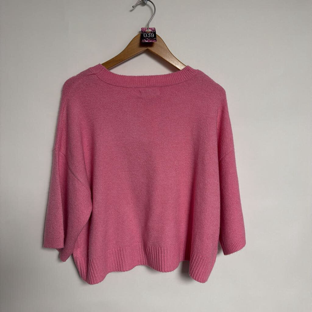 039 Sincerely Jules - L NWT - pink knit top
