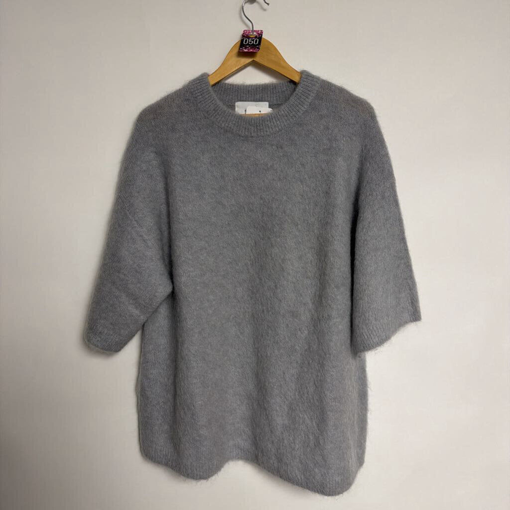 050 H&M - L - grey 32% mohair short sleeve