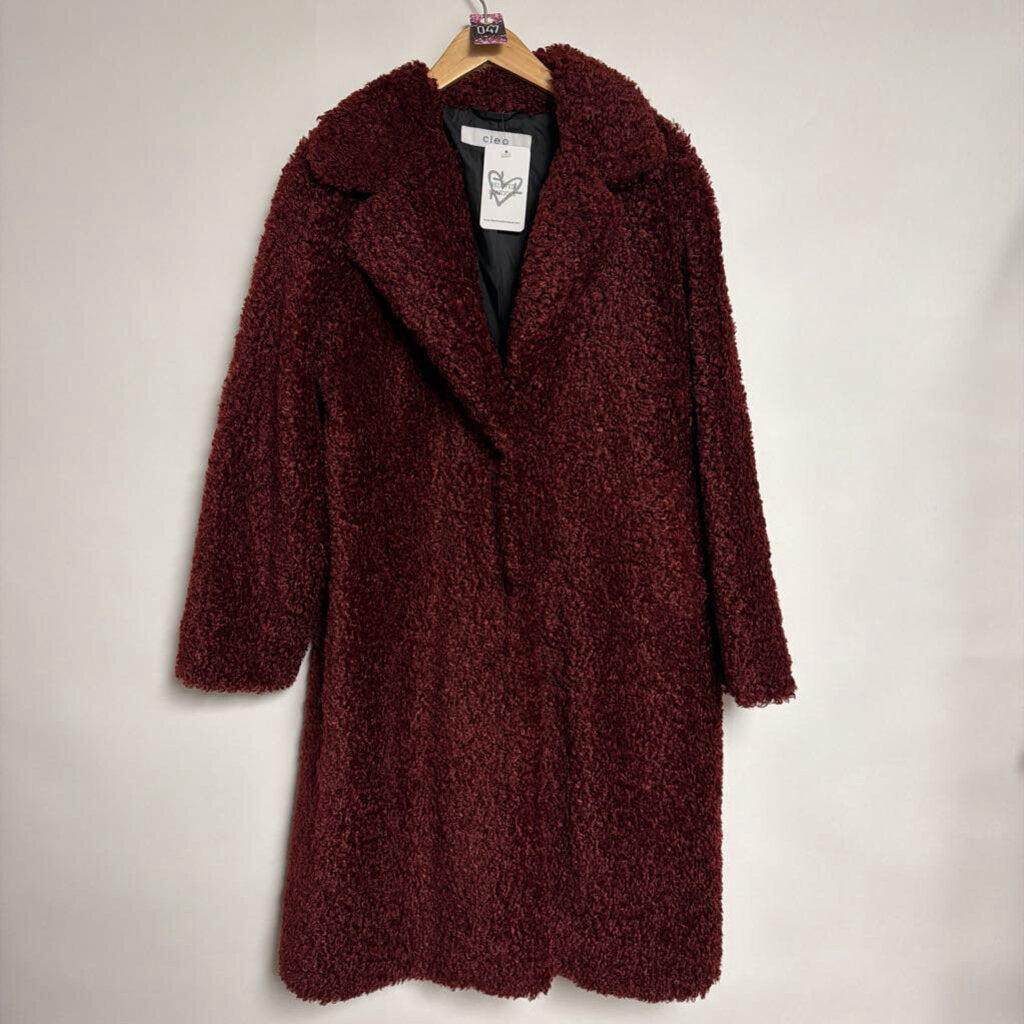 047 Cleo - L- burgundy sherpa coat