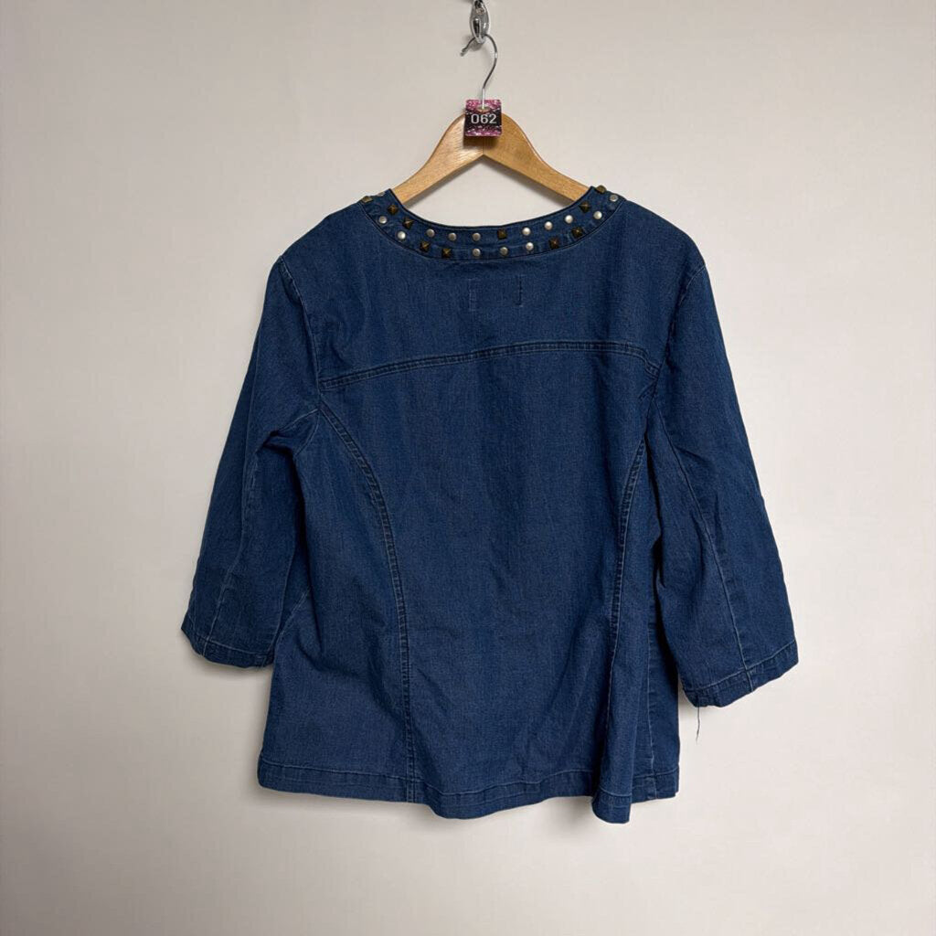 062 - AMX - 1X chambray studded top