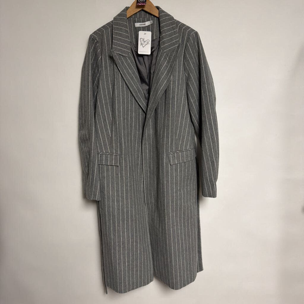 065 JustFab - XXL grey white pinstripe trench coat